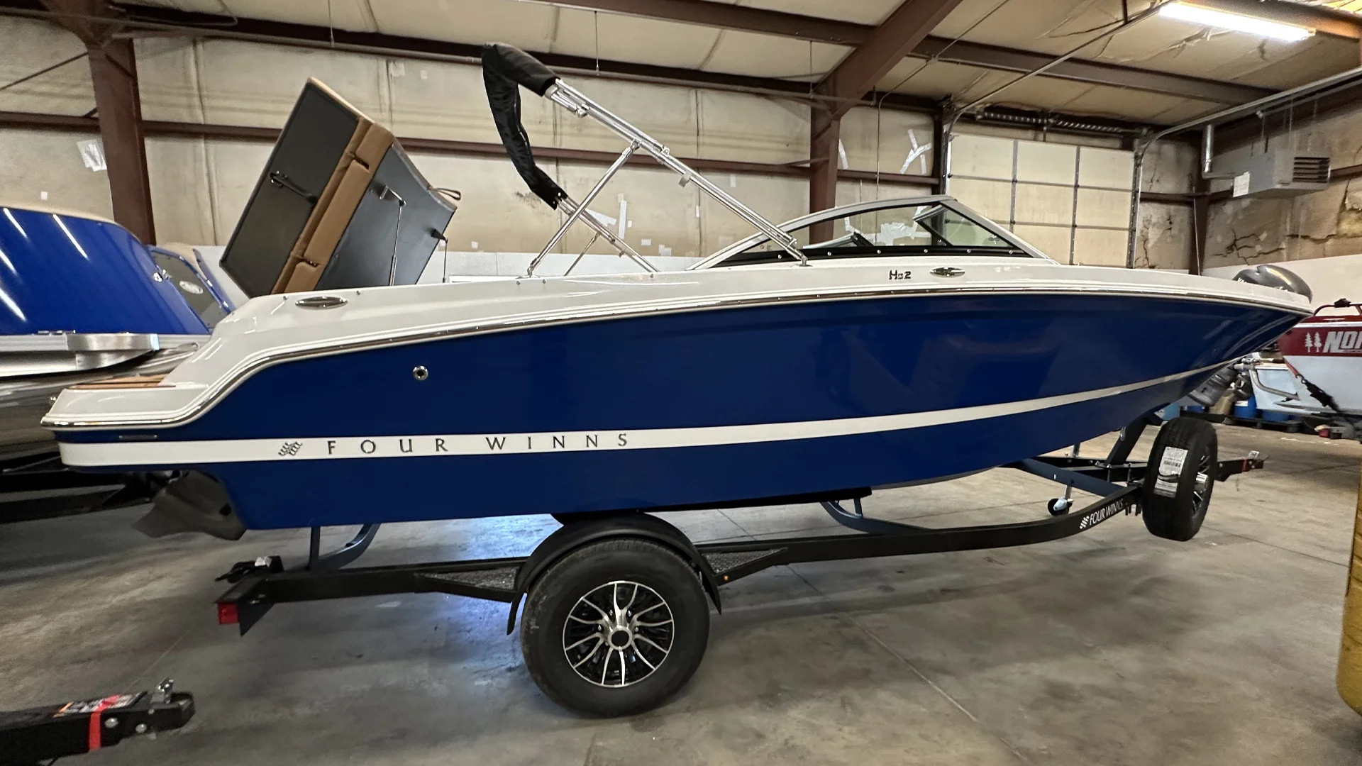 2027 Four Winns HD2