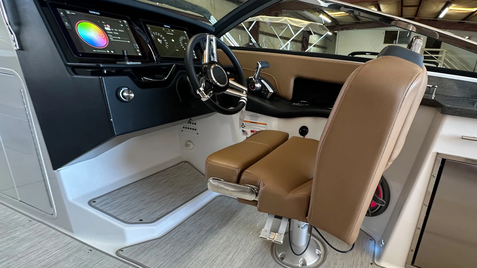 2025 Four Winns H9 Sterndrive