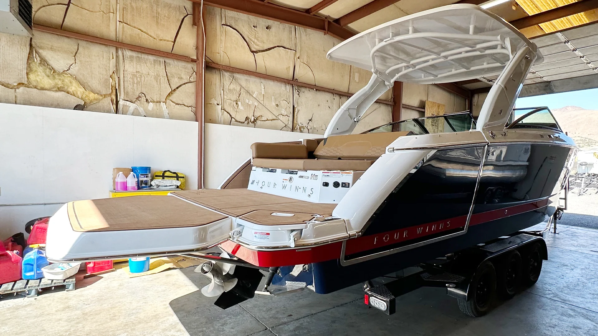 2025 Four Winns H9 Sterndrive